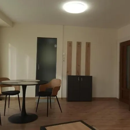 Elegant Loft Apartment *